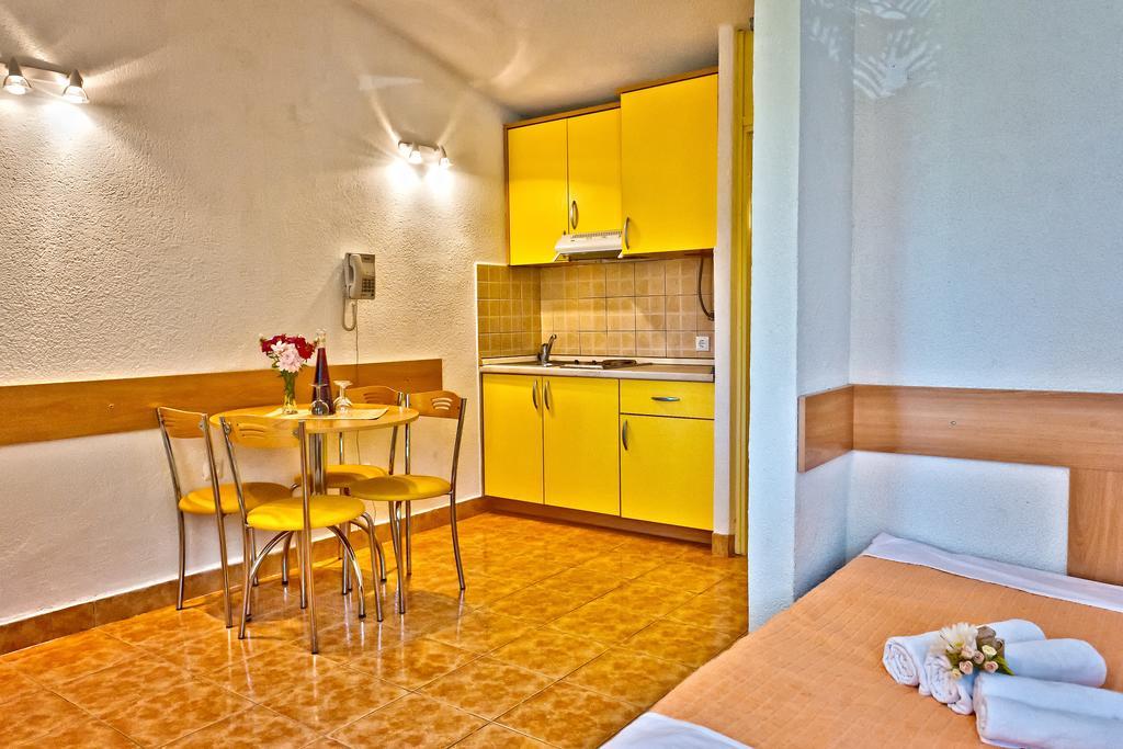 Apartment Bonaca Klek Esterno foto